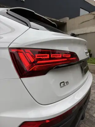AUDI-Q5-2023