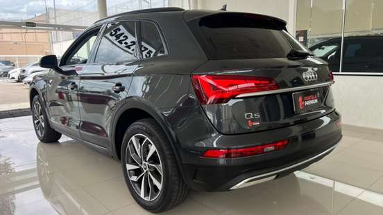 AUDI-Q5-2022