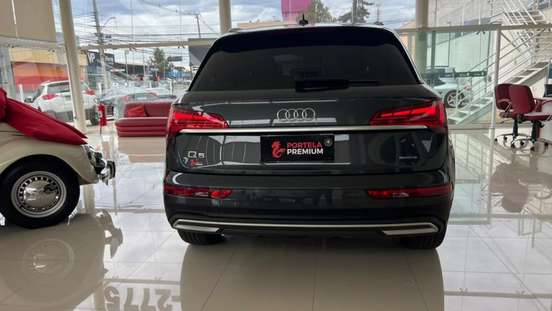 AUDI-Q5-2022