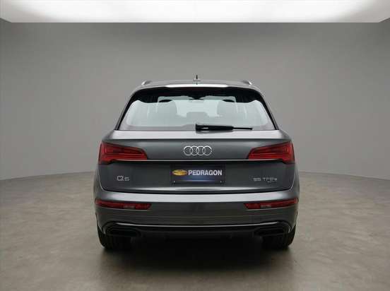 AUDI-Q5-2022