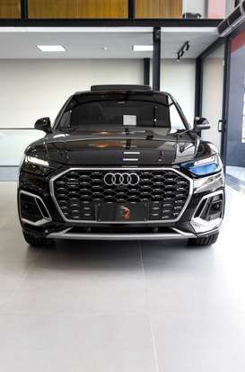 AUDI-Q5-2022