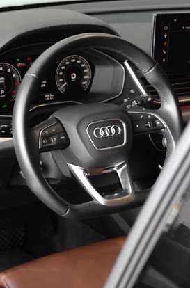 AUDI-Q5-2022
