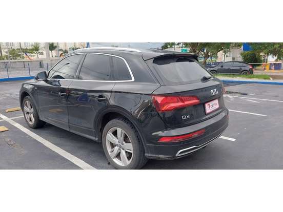 AUDI-Q5-2020