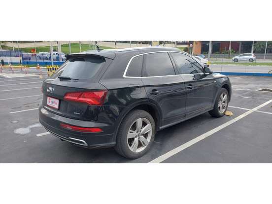 AUDI-Q5-2020