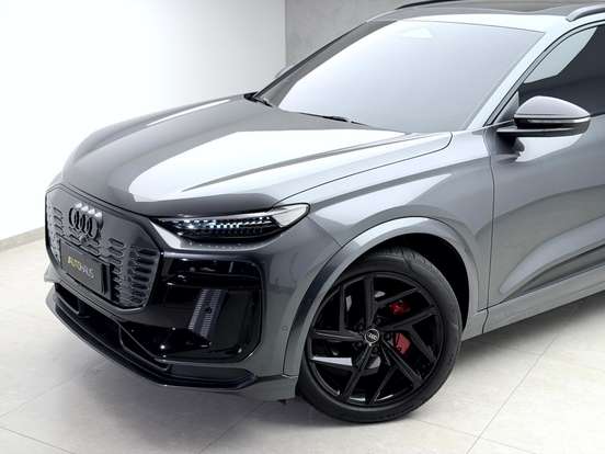 AUDI-Q6 E-TRON-2024