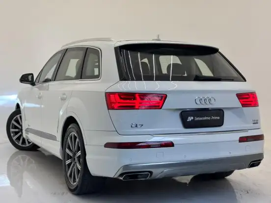 AUDI-Q7-2015