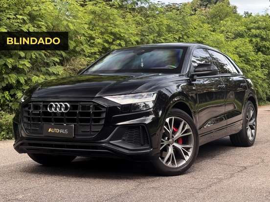 AUDI-Q8-2019