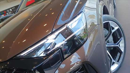 AUDI-RS Q8-2025