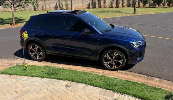 AUDI-Q3-2023