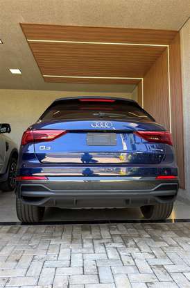 AUDI-Q3-2023