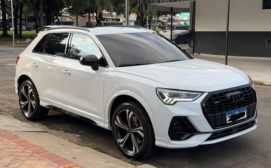 AUDI-Q3-2024