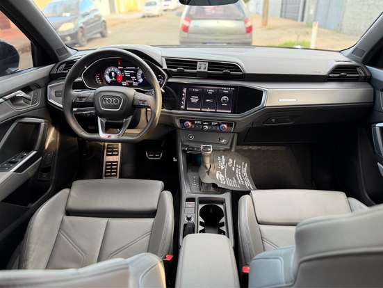 AUDI-Q3-2024
