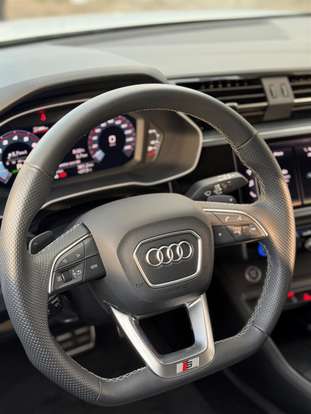 AUDI-Q3-2024