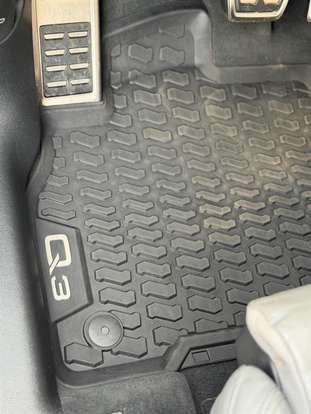 AUDI-Q3-2024
