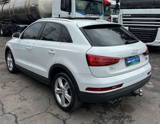 AUDI-Q3-2015