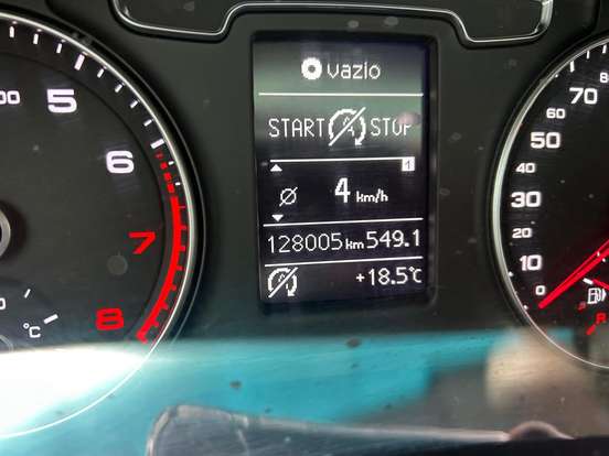 AUDI-Q3-2015
