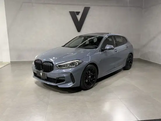BMW-118i-2023