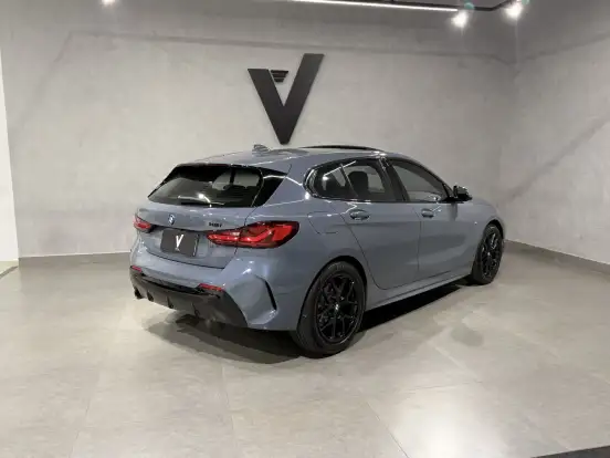 BMW-118i-2023