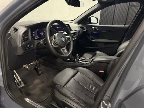 BMW-118i-2023