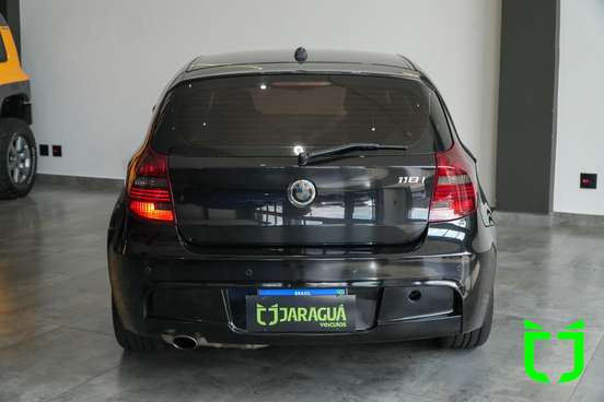 BMW-118i-2011