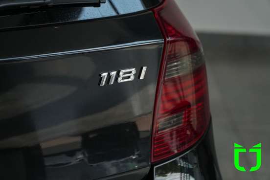 BMW-118i-2011