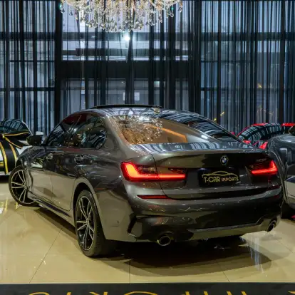 BMW-320i-2021