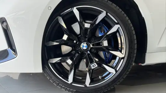 BMW-320i-2026