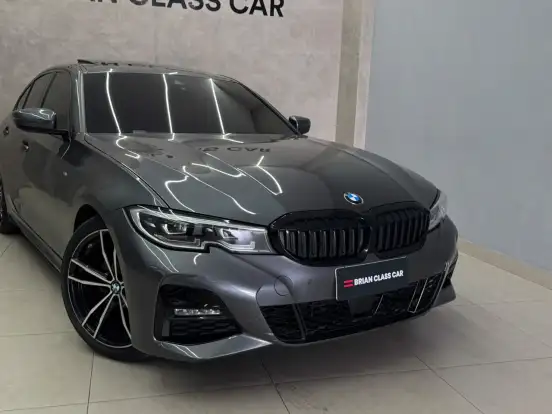 BMW-320i-2022