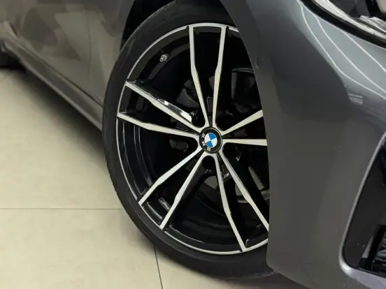 BMW-320i-2.0 16V TURBO FLEX M SPORT AUTOMÁTICO BMW-320i-2022