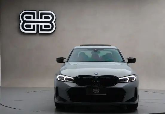 BMW-320i-2023