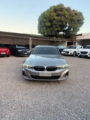 BMW-320i-2022