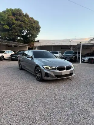 BMW-320i-2022