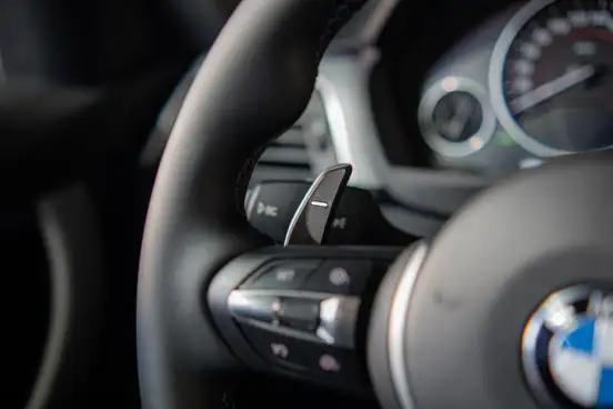 BMW-320i-2016