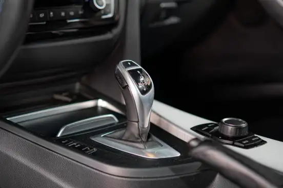 BMW-320i-2016