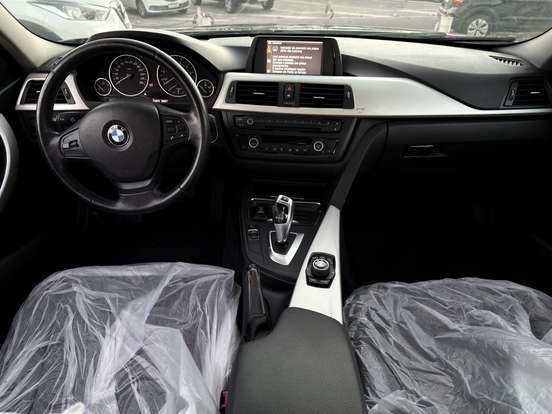 BMW-320i-2013