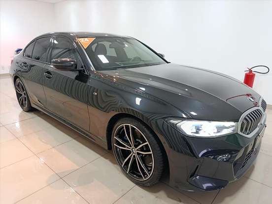 BMW-320i-2023