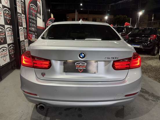 BMW-320i-2013