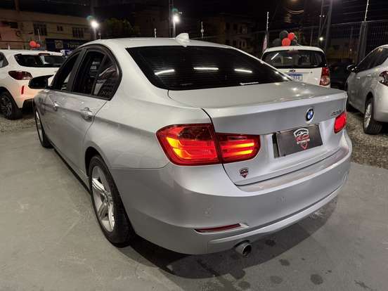 BMW-320i-2013