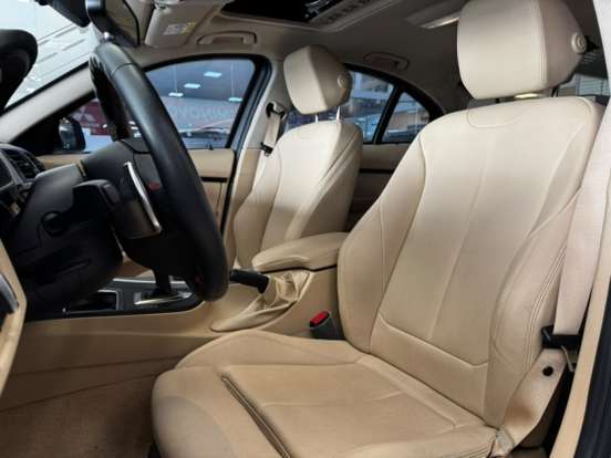 BMW-320i-2.0 SPORT 16V TURBO ACTIVE FLEX 4P AUTOMÁTICO BMW-320i-2016