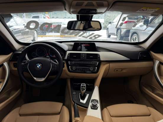 BMW-320i-2016