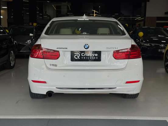 BMW-320i-2015