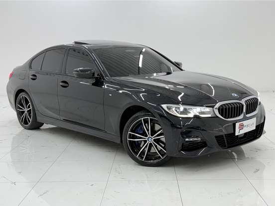 BMW-330e-2020