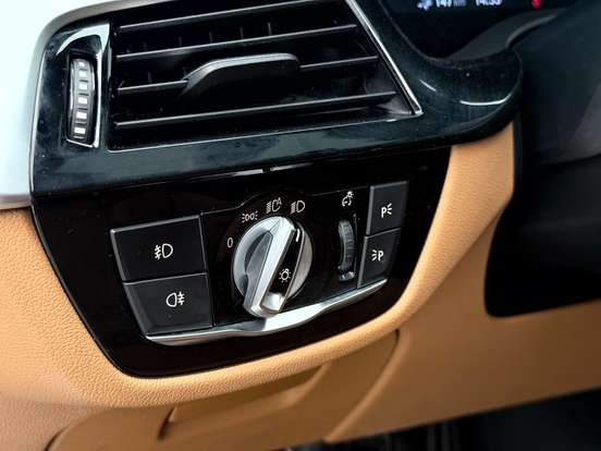 BMW-530e-2020