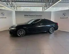 BMW 530e 2.0 16V TWINPOWER HÍBRIDO M SPORT AUTOMÁTICO BMW 530e 2.0 16V TWINPOWER HÍBRIDO M SPORT AUTOMÁTICO