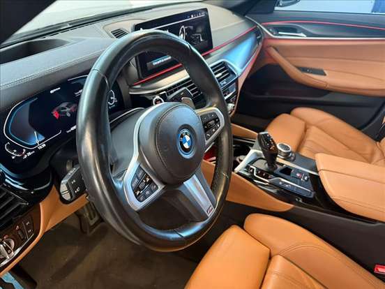 BMW-530e-2022