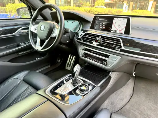 BMW-750Li-2017