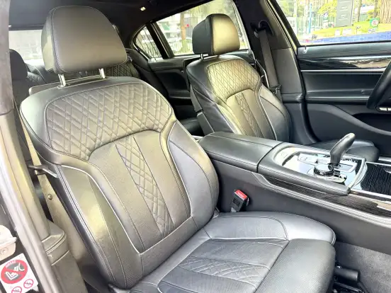BMW-750Li-2017