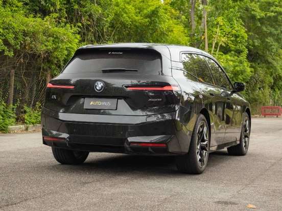 BMW-iX-2024