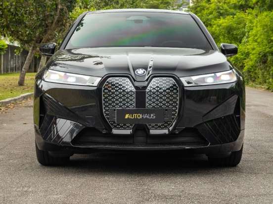 BMW-iX-2024
