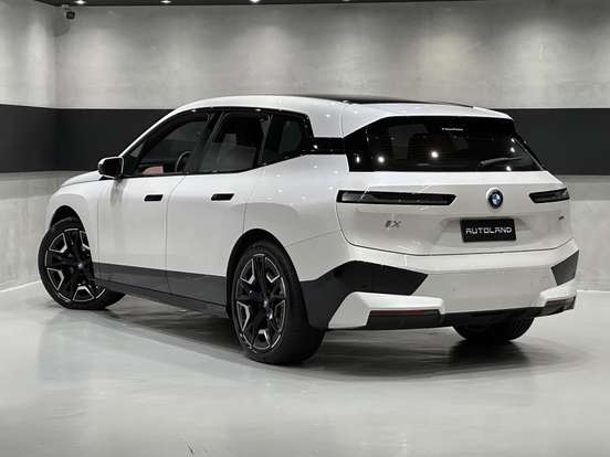 BMW-iX-2023